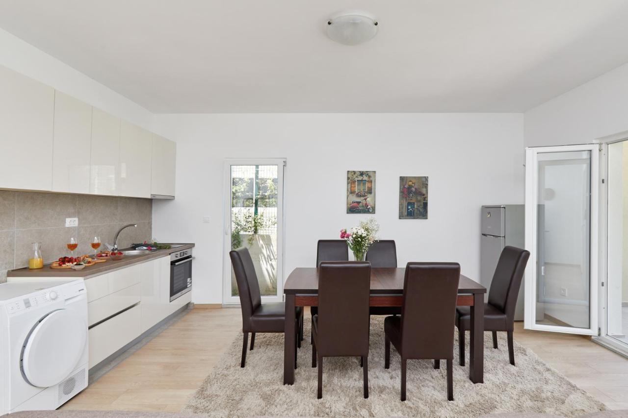Peaceful Sunhill Apartments Kotor Ngoại thất bức ảnh