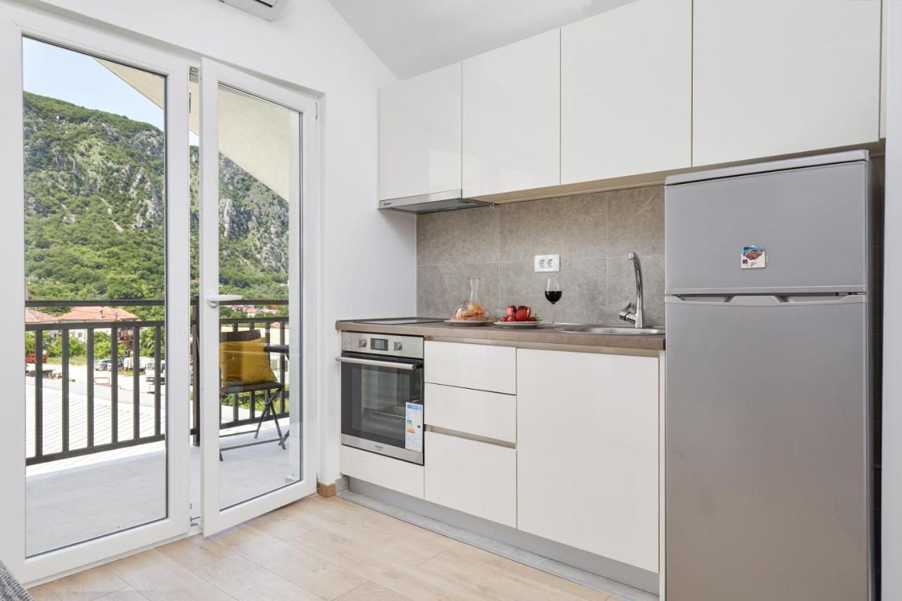 Peaceful Sunhill Apartments Kotor Ngoại thất bức ảnh